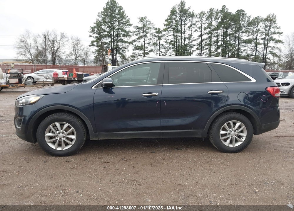 2016 KIA SORENTO 2.4L LX VIN: 5XYPG4A33GG181822