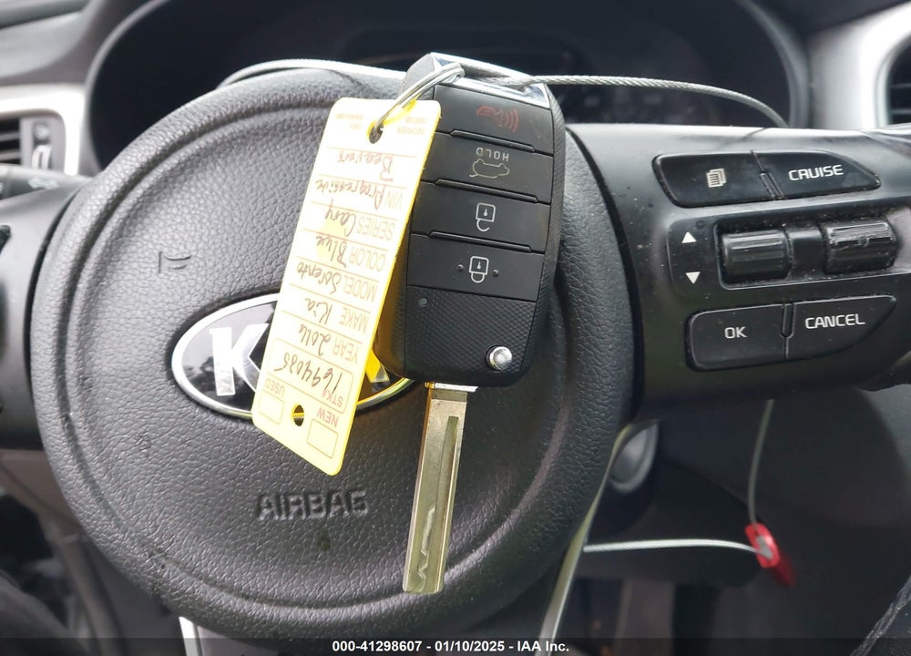 2016 KIA SORENTO 2.4L LX VIN: 5XYPG4A33GG181822