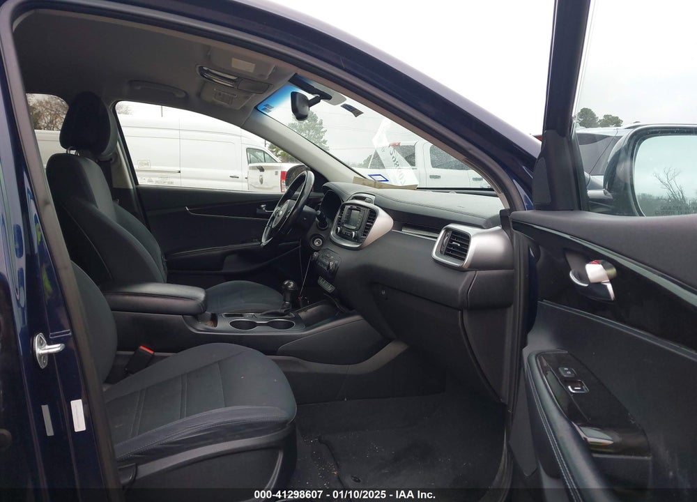 2016 KIA SORENTO 2.4L LX VIN: 5XYPG4A33GG181822