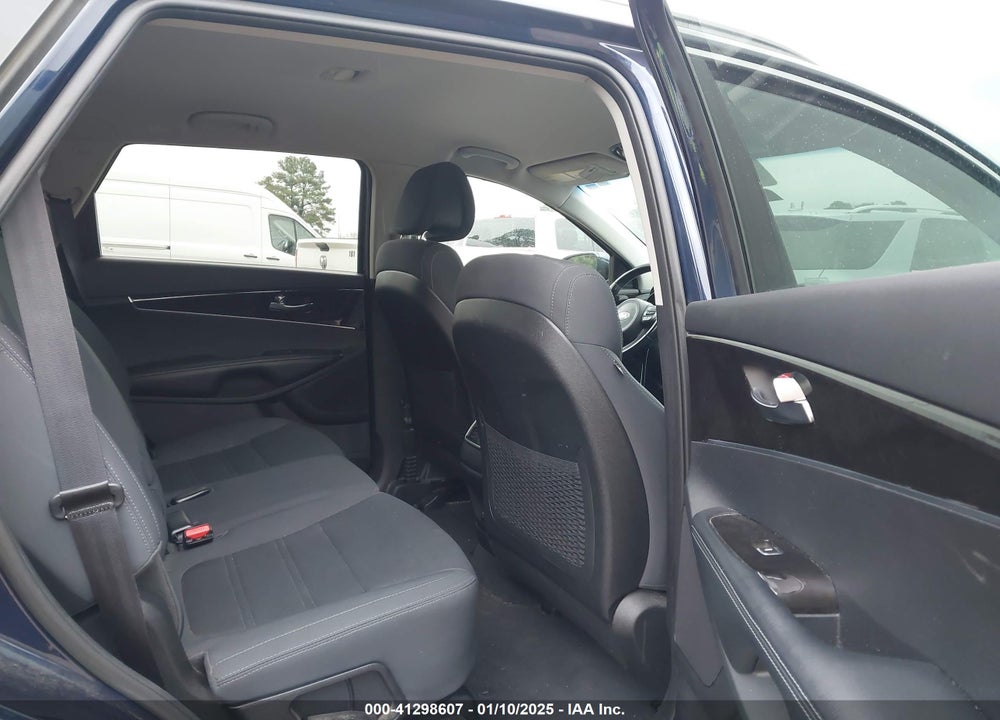 2016 KIA SORENTO 2.4L LX VIN: 5XYPG4A33GG181822