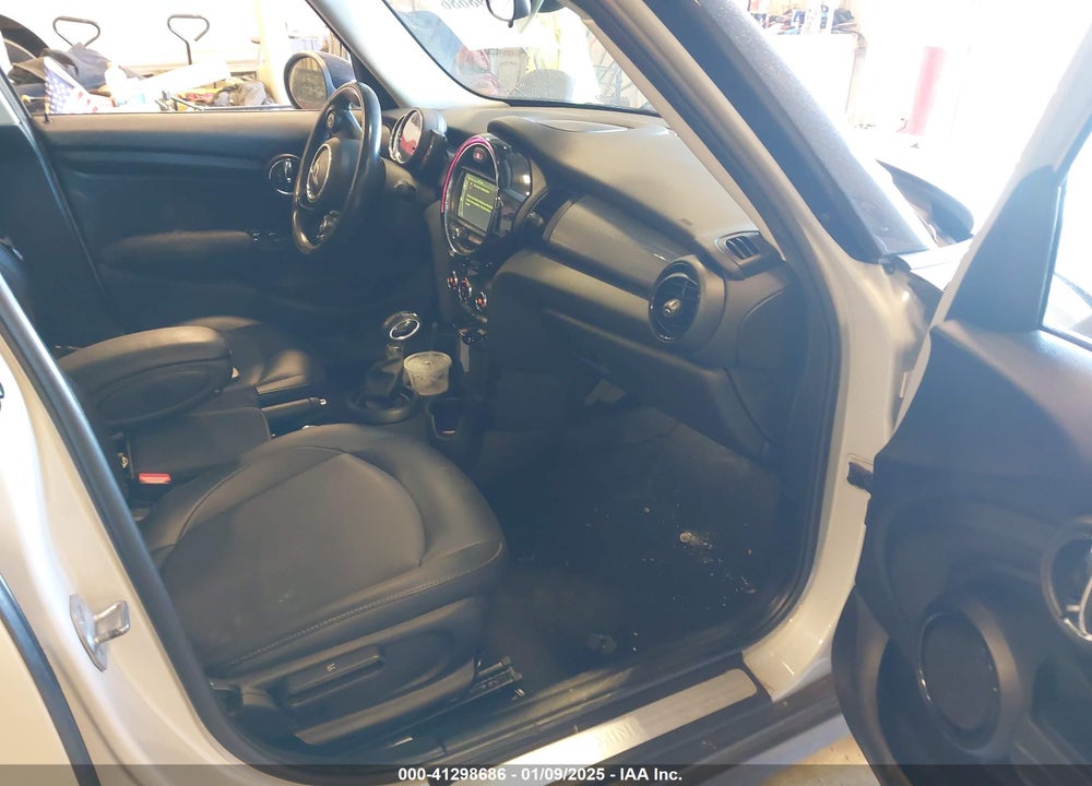 2018 MINI HARDTOP VIN: WMWXU1C50J2F79271