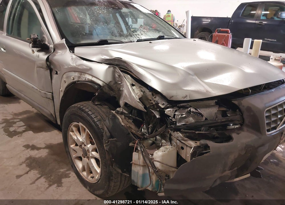 2004 VOLVO XC70 2.5T VIN: YV1SZ59H341158184