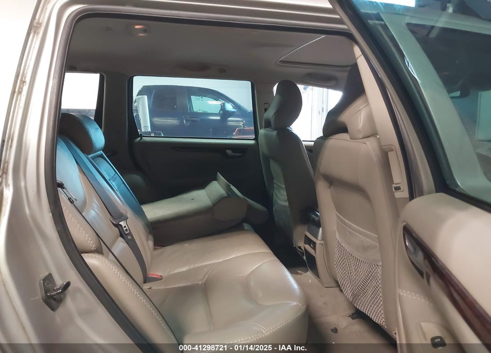 2004 VOLVO XC70 2.5T VIN: YV1SZ59H341158184