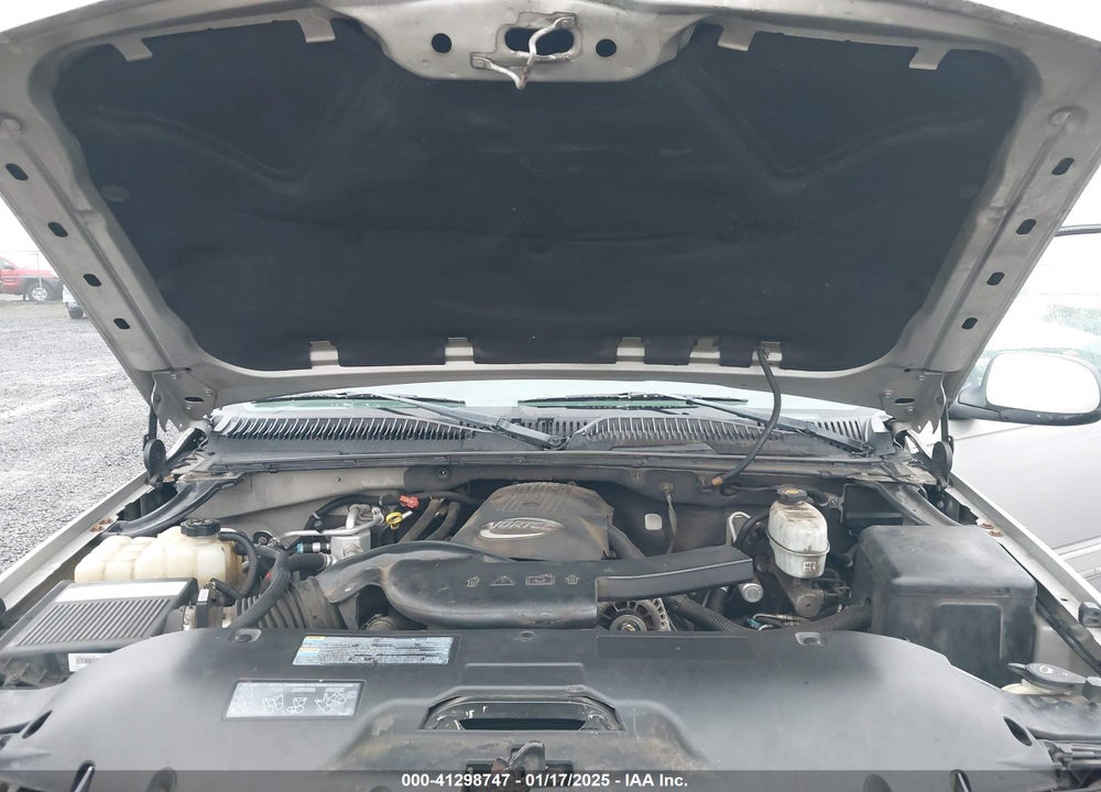 2004 CHEVROLET TAHOE LT VIN: 1GNEK13Z24J192013