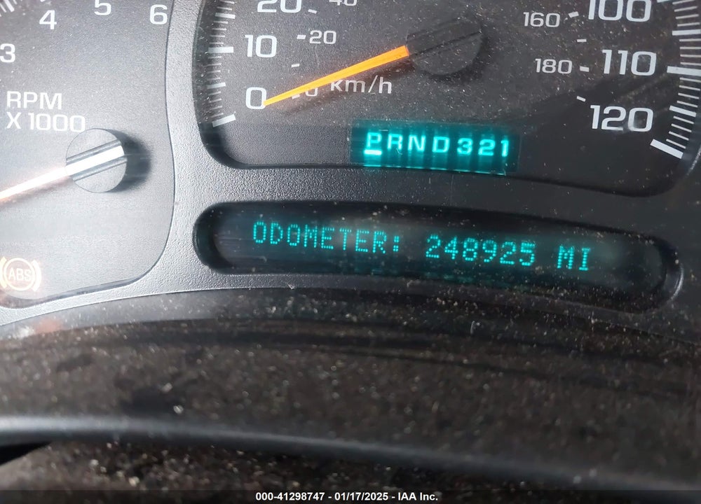 2004 CHEVROLET TAHOE LT VIN: 1GNEK13Z24J192013
