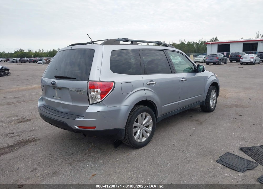 2013 SUBARU FORESTER 2.5X PREMIUM VIN: JF2SHADC0DH400757