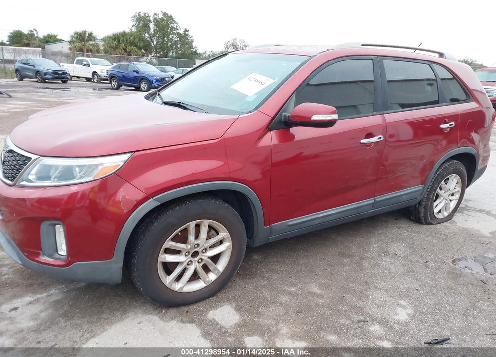 2015 KIA SORENTO LX VIN: 5XYKT3A67FG593475