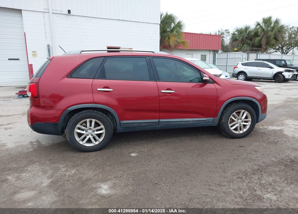 2015 KIA SORENTO LX VIN: 5XYKT3A67FG593475