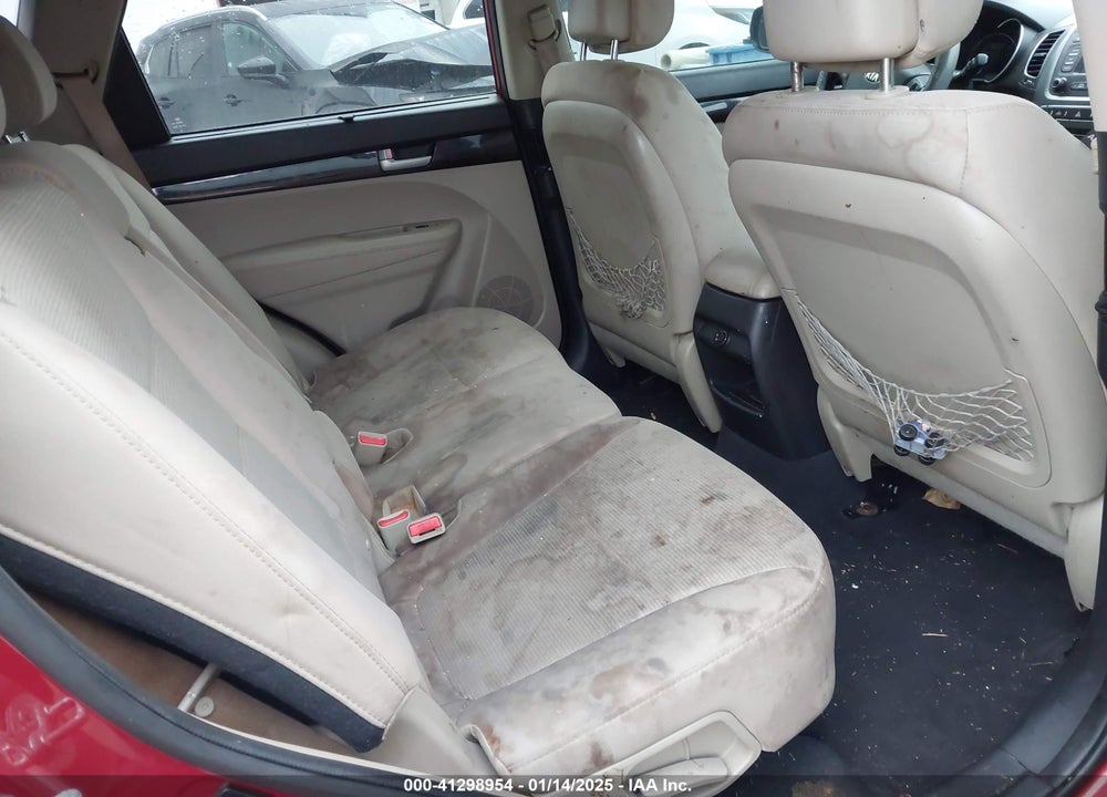 2015 KIA SORENTO LX VIN: 5XYKT3A67FG593475