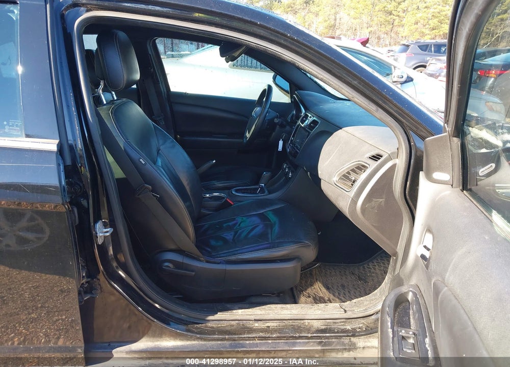 2013 CHRYSLER 200 VIN: 1C3CCBCGXDN577821