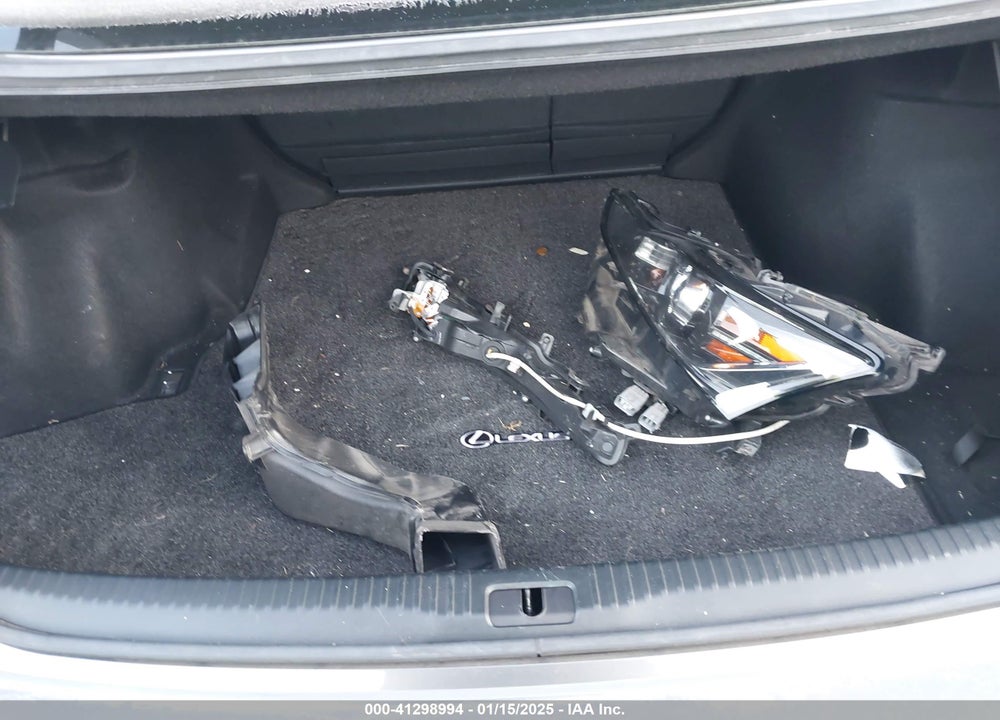 2019 LEXUS IS 300 VIN: JTHC81D22K5039670