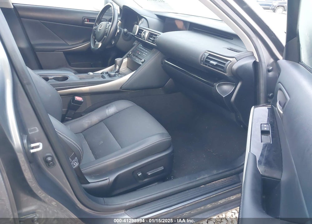 2019 LEXUS IS 300 VIN: JTHC81D22K5039670