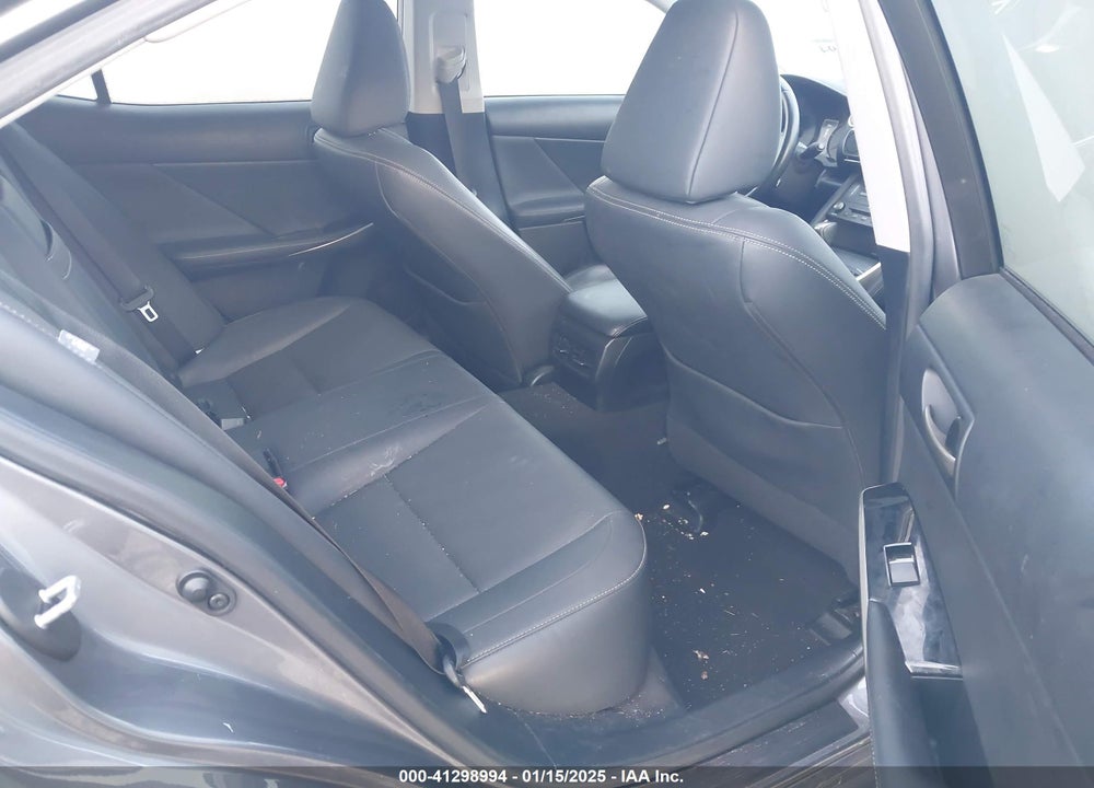 2019 LEXUS IS 300 VIN: JTHC81D22K5039670