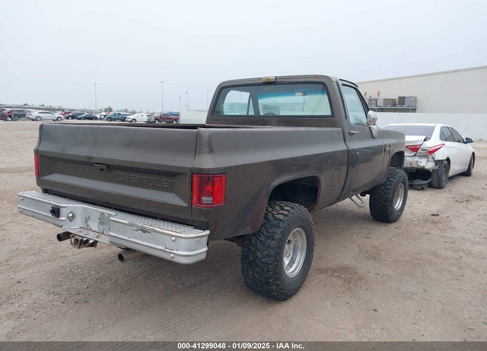 1982 CHEVROLET K10 VIN: 1GCEK14HXCF389916