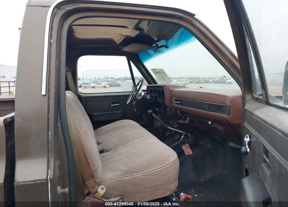1982 CHEVROLET K10 VIN: 1GCEK14HXCF389916