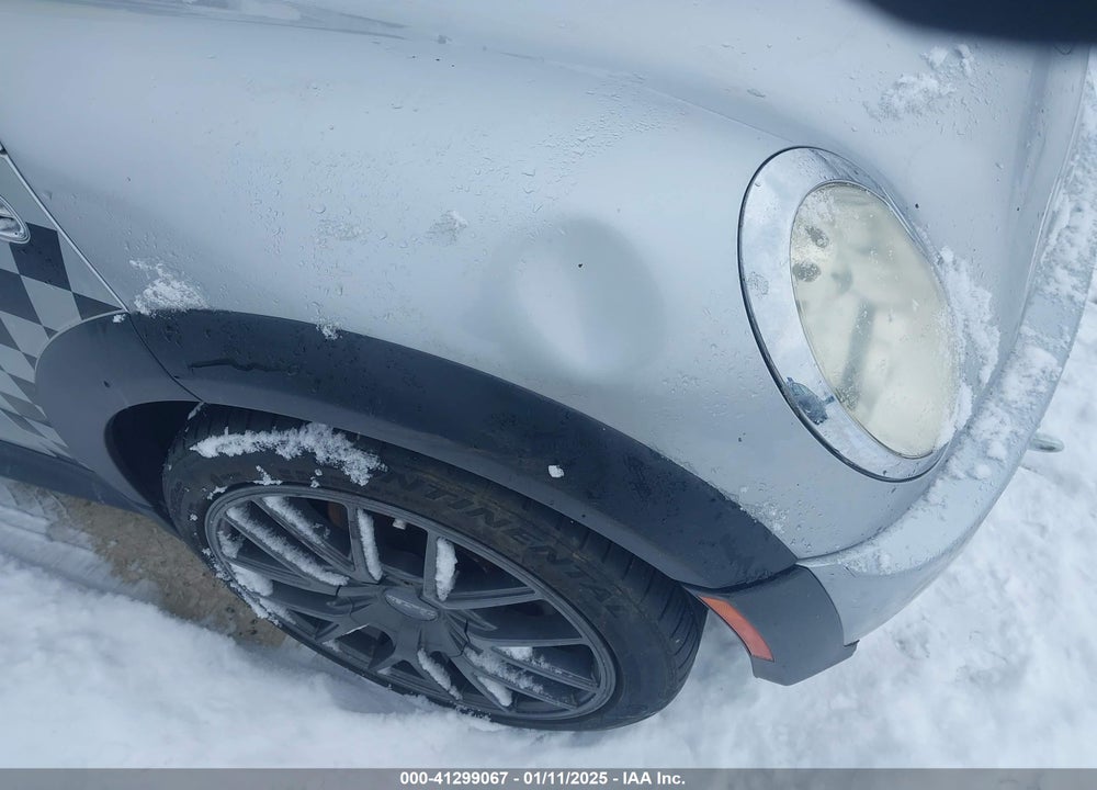 2006 MINI COOPER S VIN: WMWRE33586TL23444