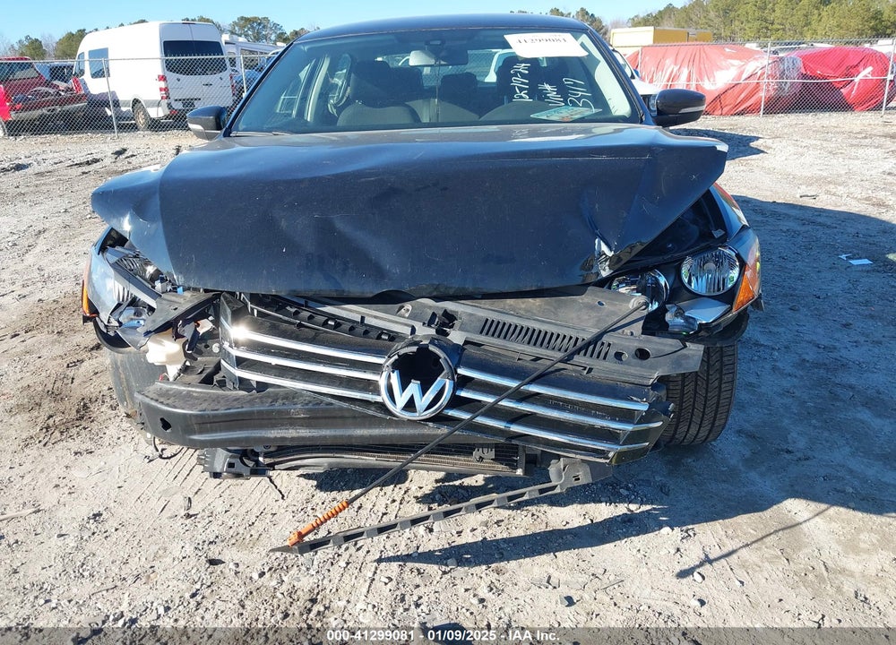 2013 VOLKSWAGEN PASSAT 2.5L S VIN: 1VWAH7A30DC073417