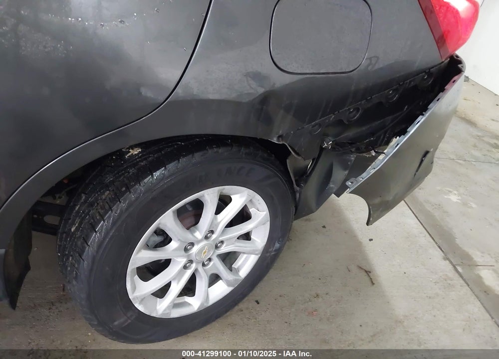 2018 CHEVROLET EQUINOX LT VIN: 2GNAXJEV5J6328590