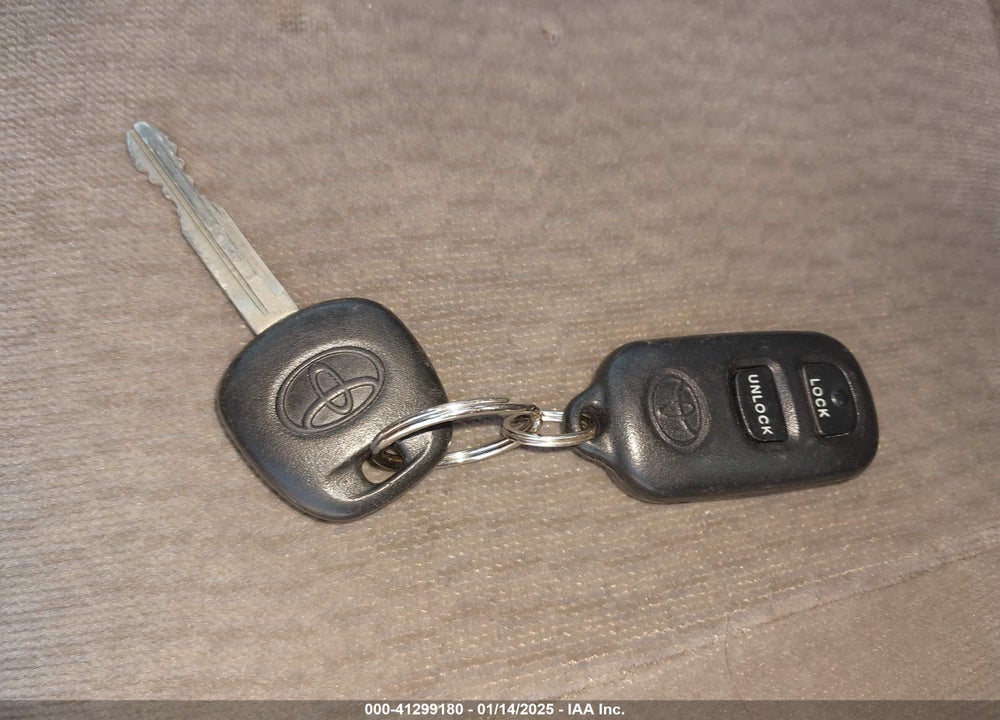 2006 TOYOTA COROLLA LE VIN: 2T1BR32E56C608023