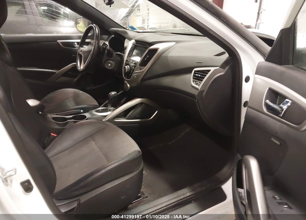 2016 HYUNDAI VELOSTER VIN: KMHTC6AD8GU267667
