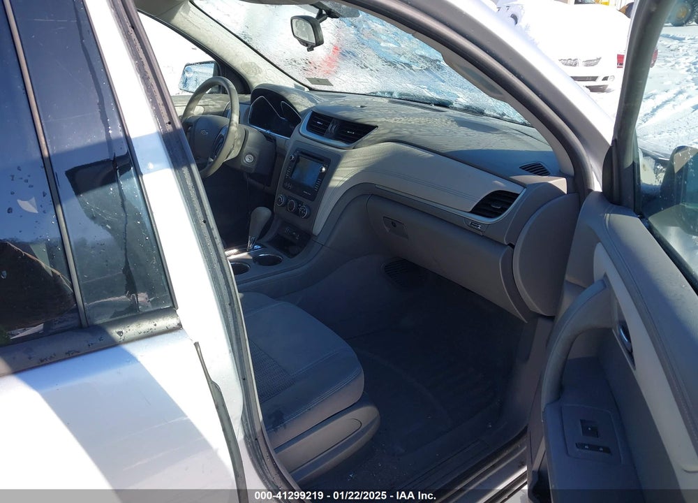 2013 CHEVROLET TRAVERSE LS VIN: 1GNKVFKD1DJ104162