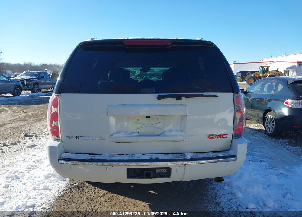 2008 GMC YUKON XL 1500 DENALI VIN: 1GKFK66808J137955