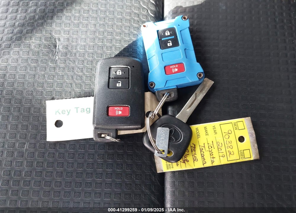 2019 TOYOTA TACOMA VIN: 3TMCZ5AN0KM206557