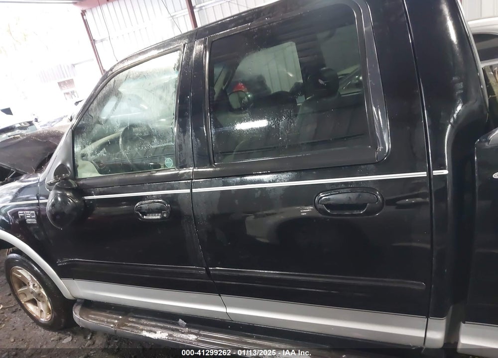 2002 FORD F-150 LARIAT/XLT VIN: 1FTRW08L02KC89330