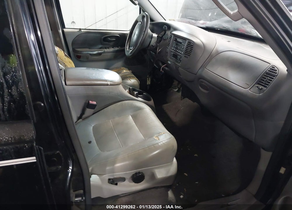 2002 FORD F-150 LARIAT/XLT VIN: 1FTRW08L02KC89330