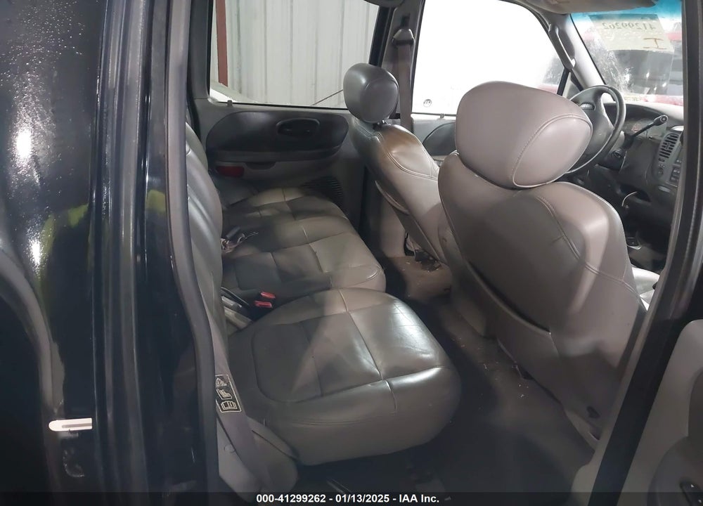 2002 FORD F-150 LARIAT/XLT VIN: 1FTRW08L02KC89330