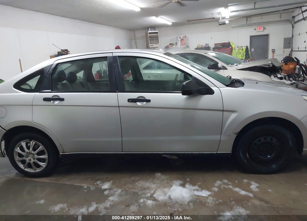 2009 FORD FOCUS S VIN: 1FAHP34N99W184134