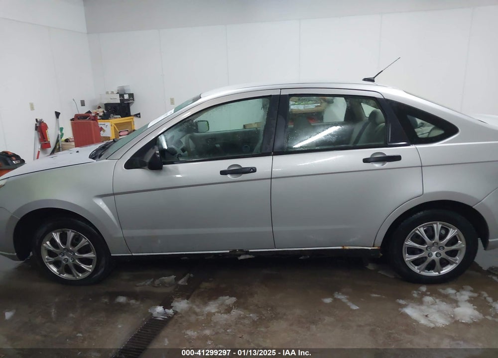 2009 FORD FOCUS S VIN: 1FAHP34N99W184134