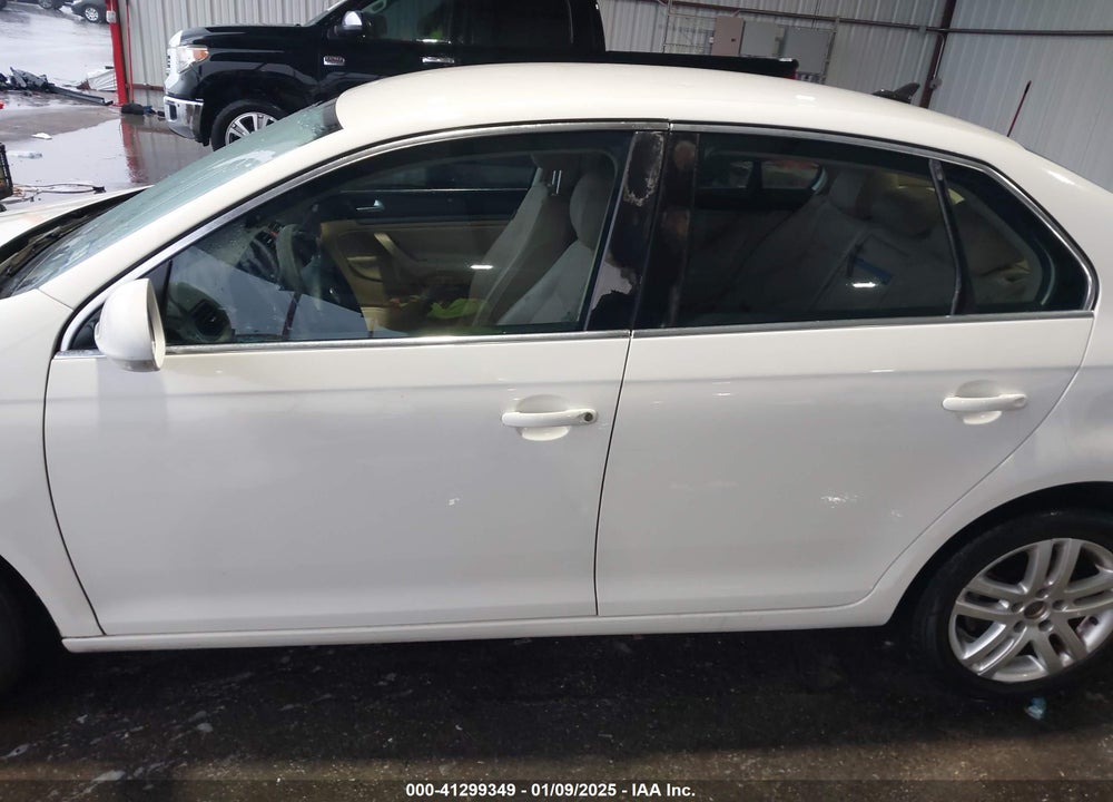 2007 VOLKSWAGEN JETTA 2.5 VIN: 3VWRG71K77M118482