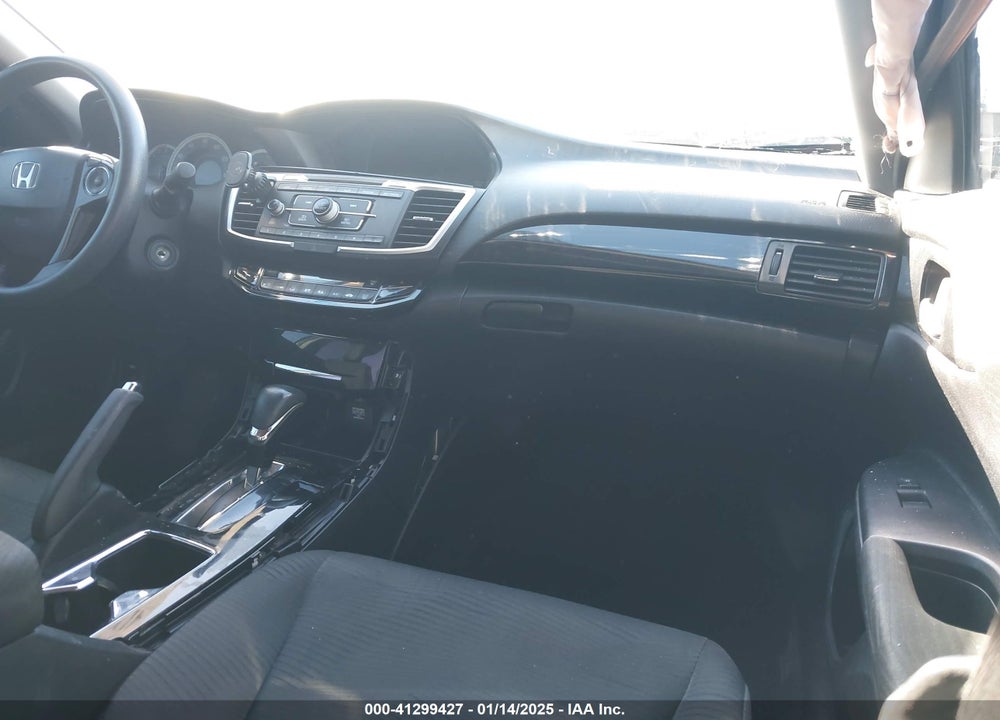 2017 HONDA ACCORD VIN: 1HGCR2F30HA306641