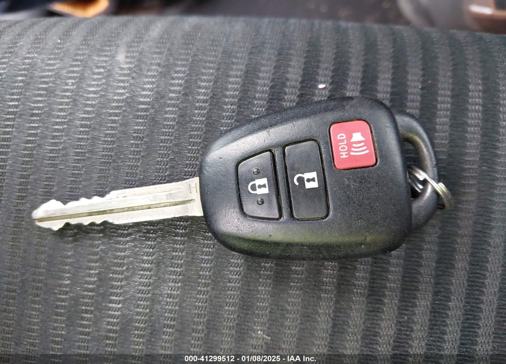 2015 TOYOTA RAV4 LE VIN: 2T3ZFREV3FW142992