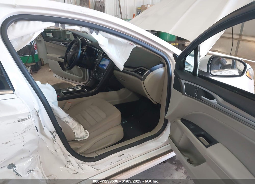 2020 FORD FUSION VIN: 3FA6P0HD6LR251595