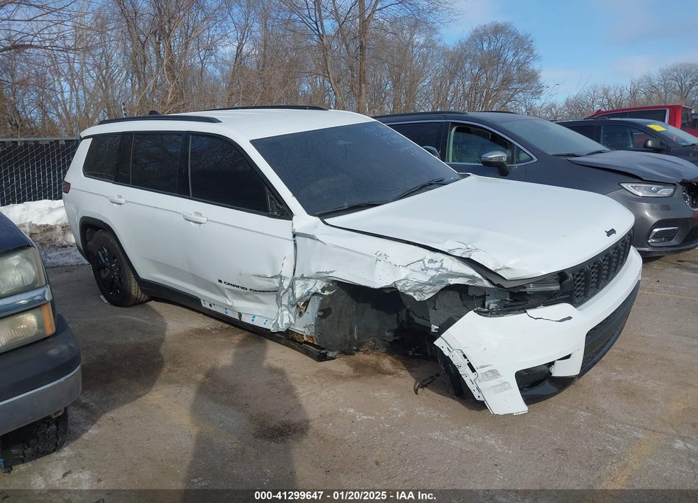 2024 JEEP GRAND CHEROKEE L ALTITUDE 4X4 VIN: 1C4RJKAG3R8549024