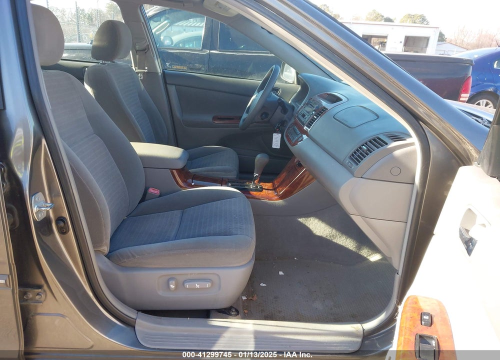 2005 TOYOTA CAMRY XLE VIN: 4T1BE32K45U974540