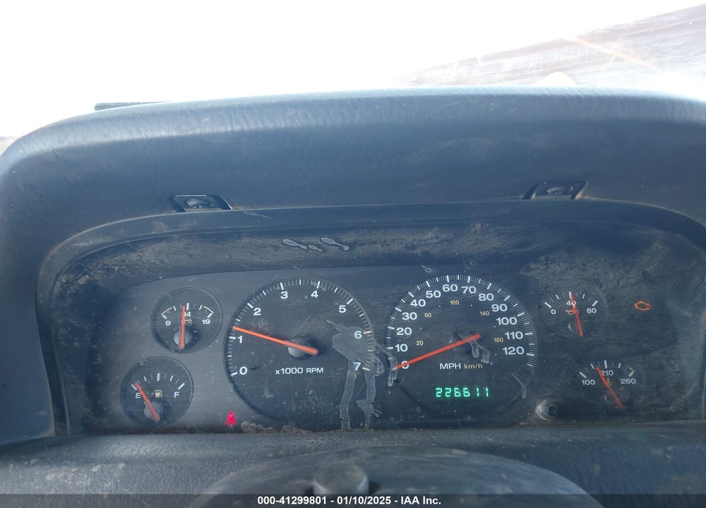 2000 JEEP GRAND CHEROKEE LAREDO VIN: 1J4G248N2YC228148