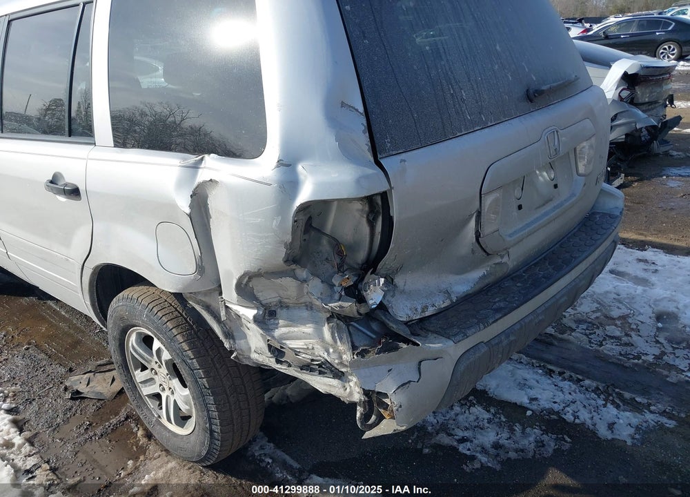 2005 HONDA PILOT EX-L VIN: 5FNYF18565B063068