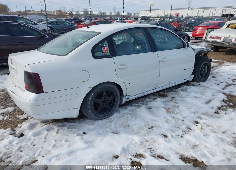 1998 VOLKSWAGEN PASSAT GLS VIN: WVWMA63B4WE294951