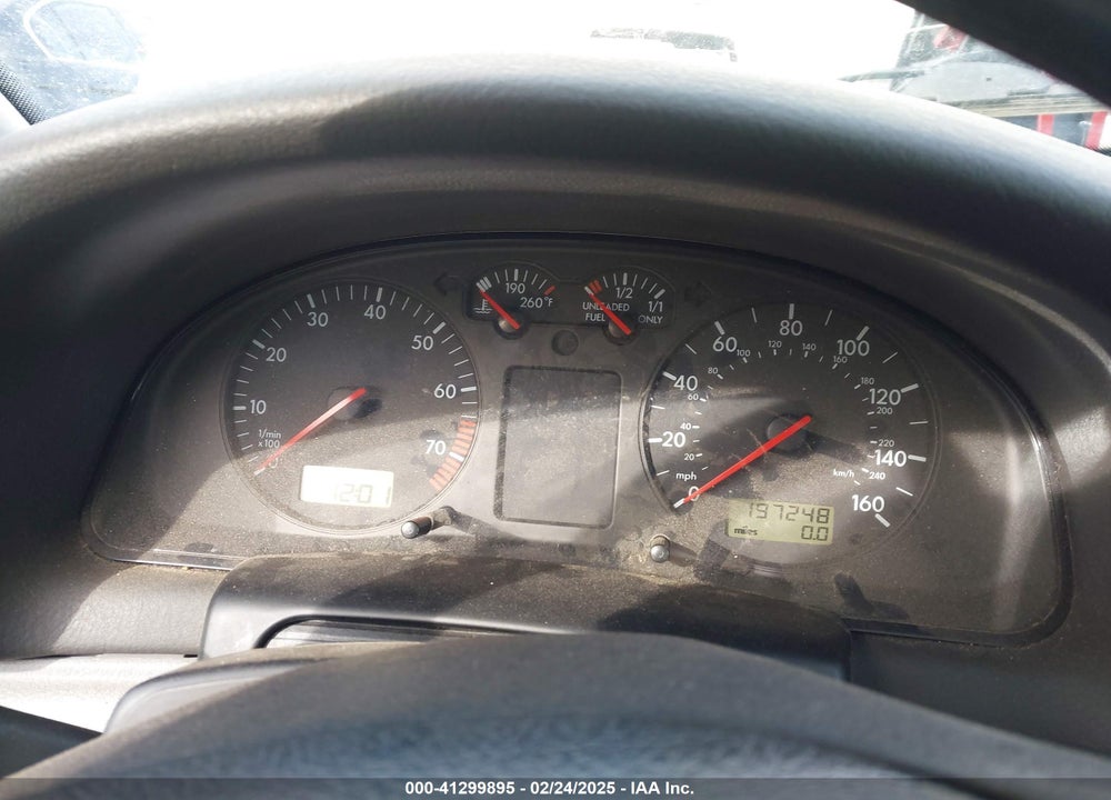 1998 VOLKSWAGEN PASSAT GLS VIN: WVWMA63B4WE294951