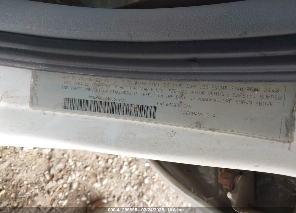 1998 VOLKSWAGEN PASSAT GLS VIN: WVWMA63B4WE294951
