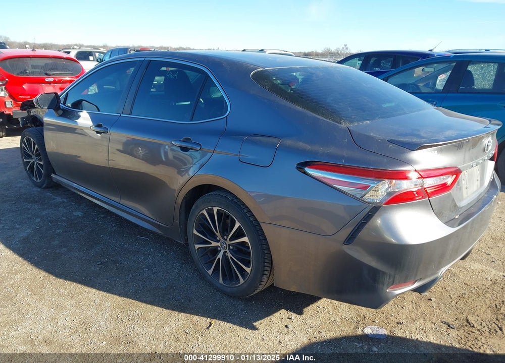 2018 TOYOTA CAMRY VIN: 4T1B11HK5JU115104