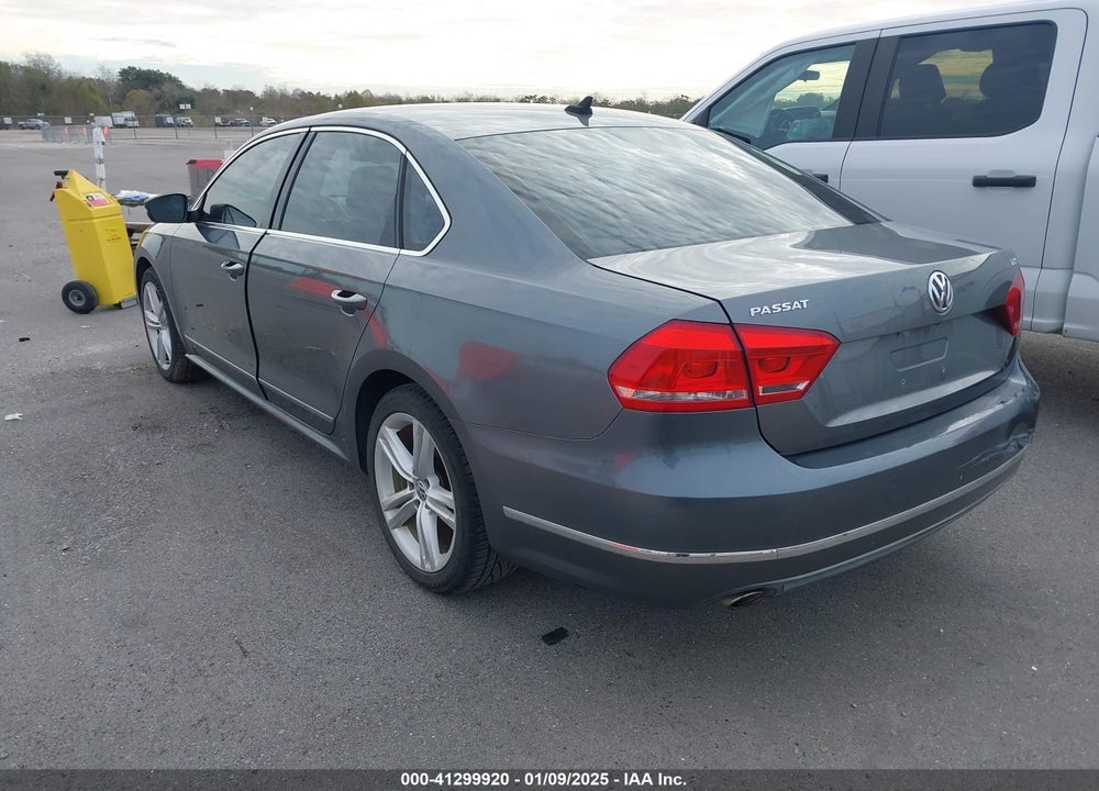 2014 VOLKSWAGEN PASSAT 2.0L TDI SE VIN: 1VWBN7A30EC001521