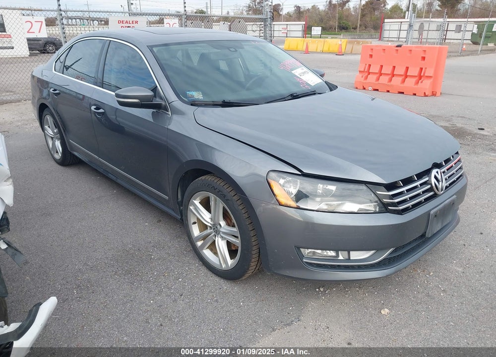 2014 VOLKSWAGEN PASSAT 2.0L TDI SE VIN: 1VWBN7A30EC001521