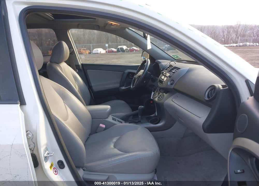 2007 TOYOTA RAV4 LIMITED VIN: JTMBD31V475107350