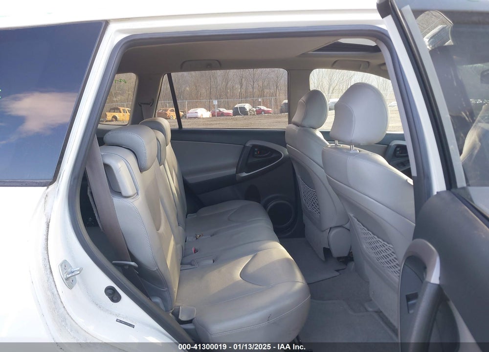 2007 TOYOTA RAV4 LIMITED VIN: JTMBD31V475107350