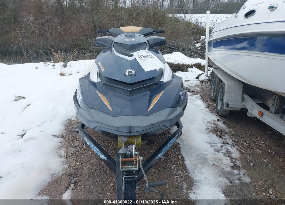 2012 SEADOO JETSKI VIN: YDU21681C111