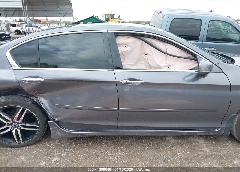 2017 HONDA ACCORD VIN: 1HGCR3F97HA028928